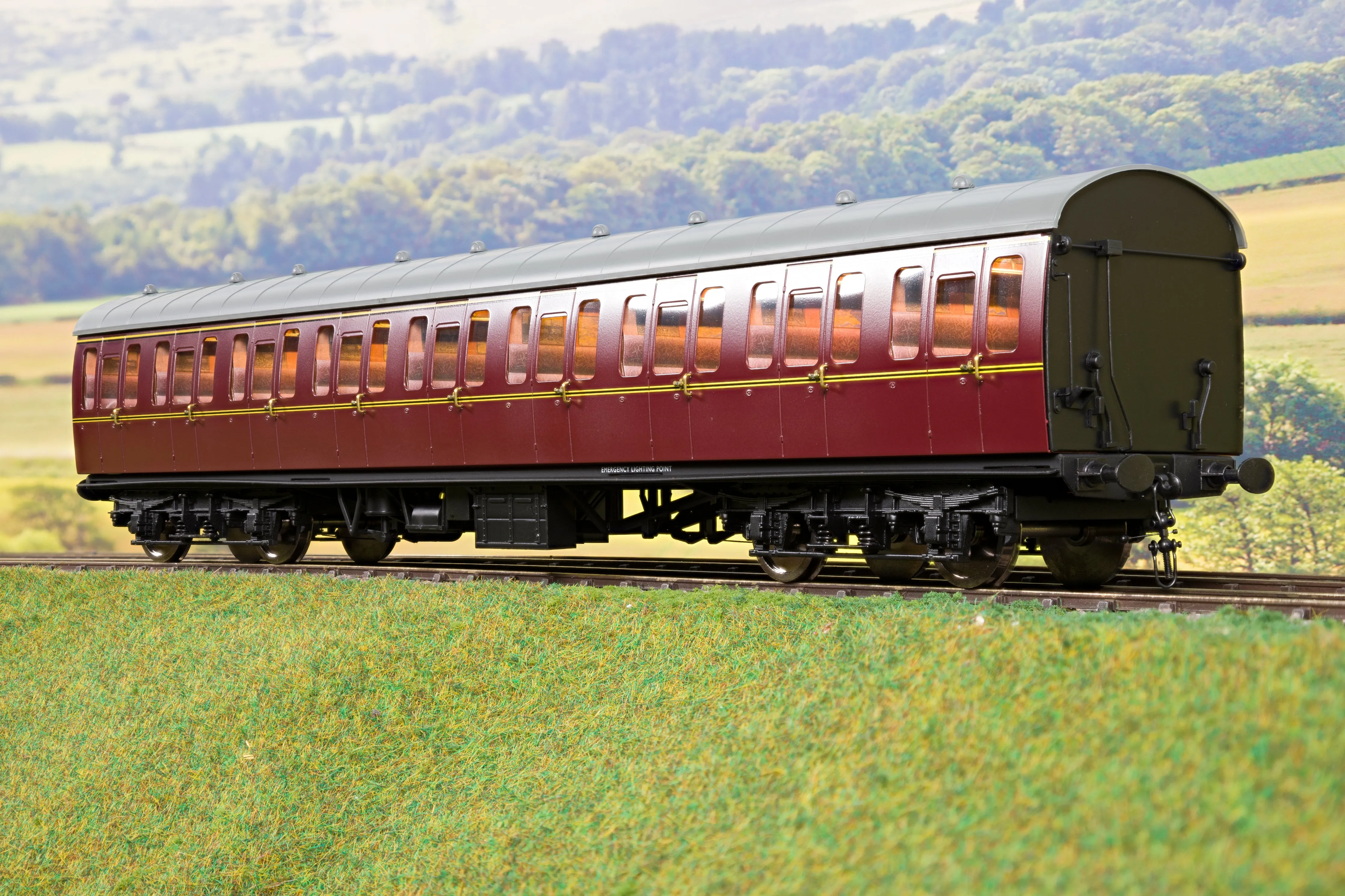 Darstaed D23-4-1 7mm Finescale O Gauge BR 57' Mk1 Suburban Second Class (S) Coach, BR Lined Maroon