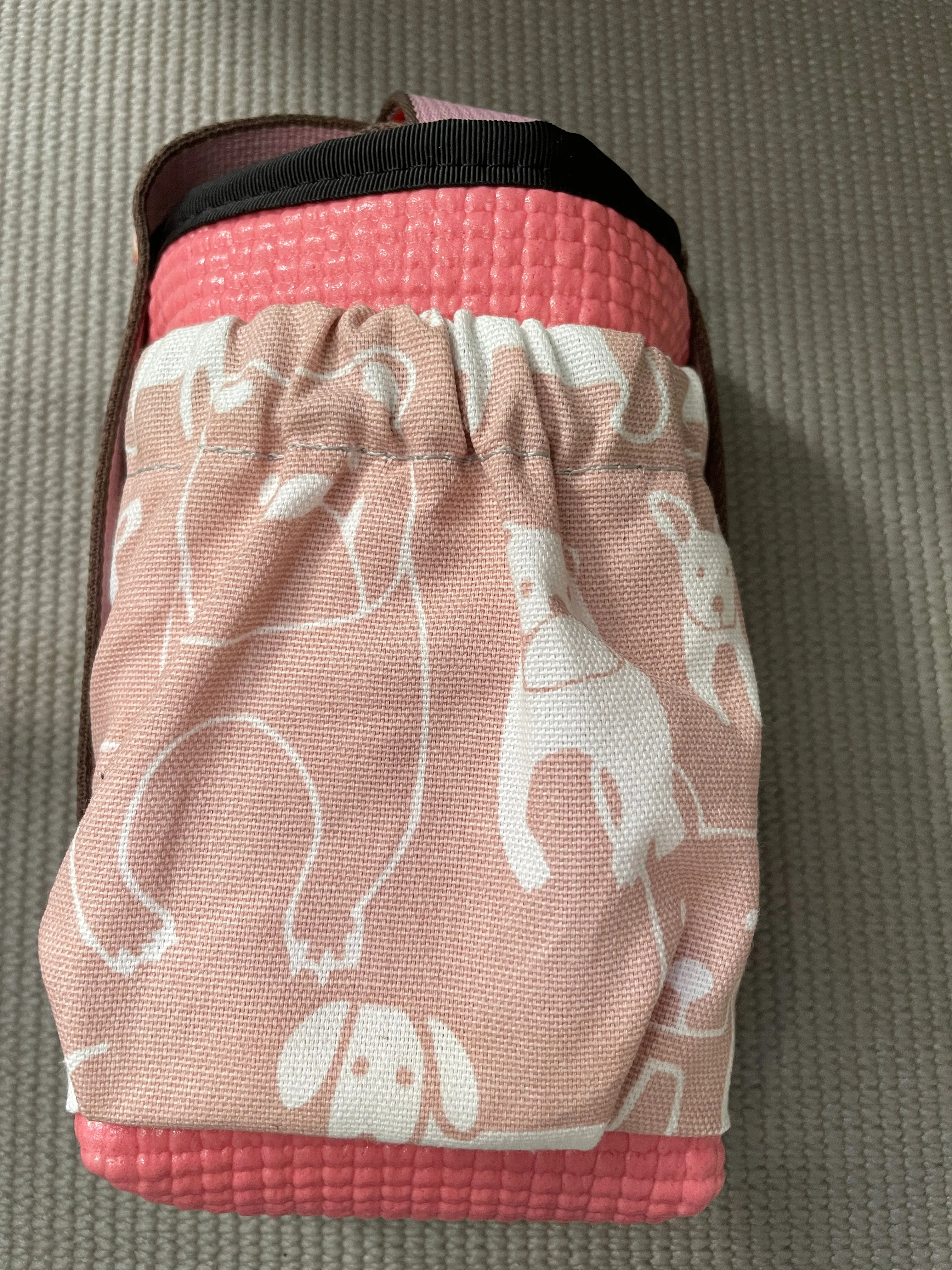 Water Bottle Holder with Dog Print Pocket